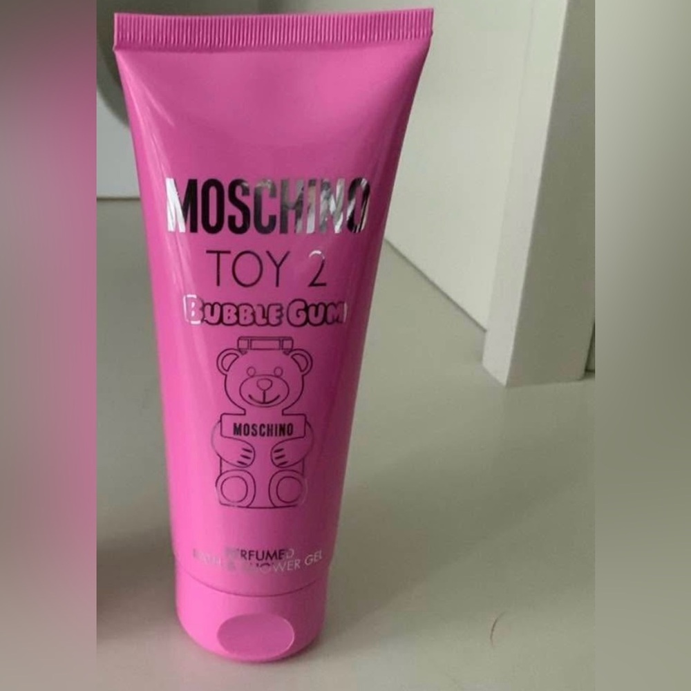 Moschino Toy 2 Bubble Gum Pink Body Lot